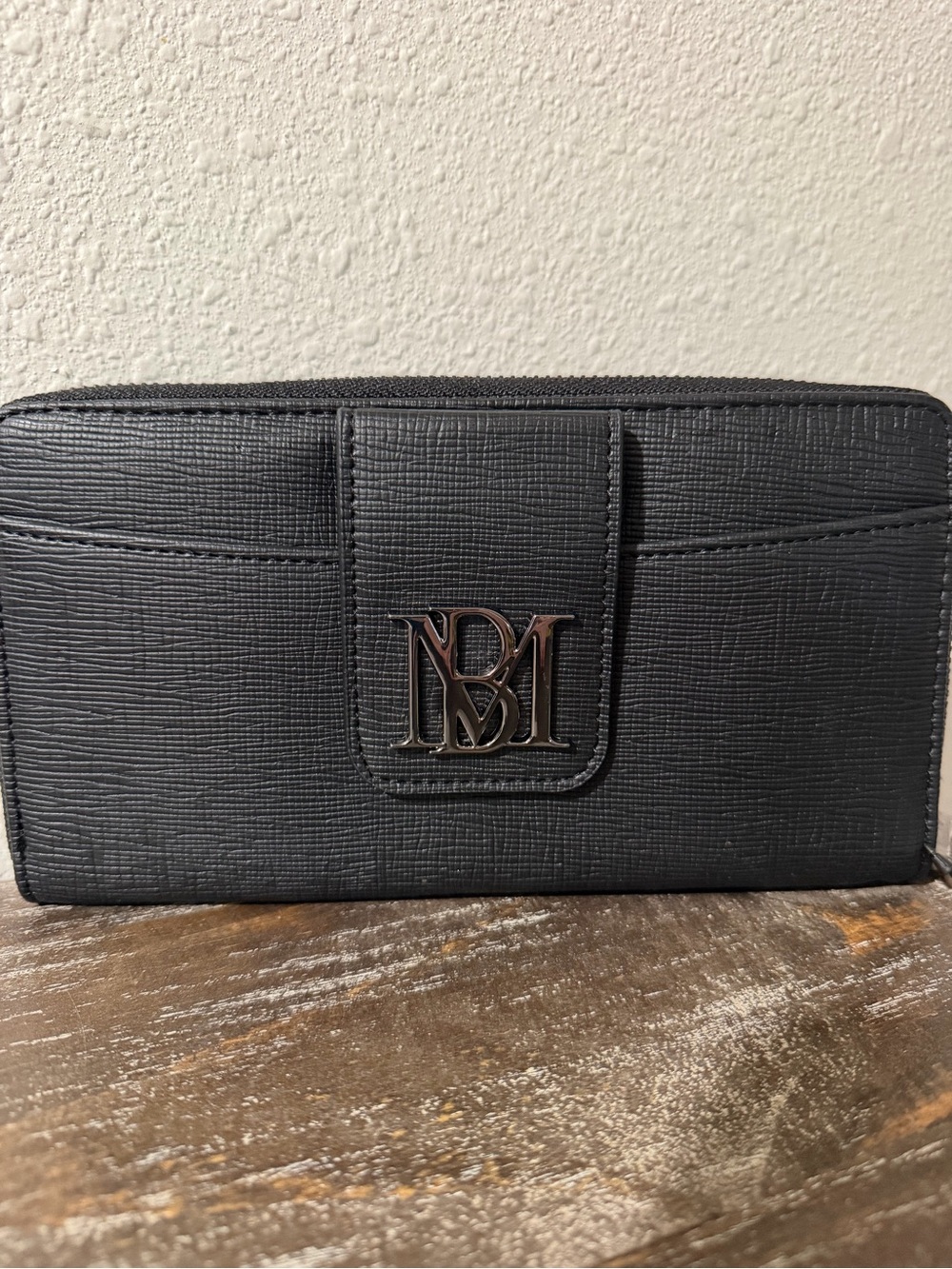 Badgley Mischka Black Textured Zip Around Wallet NWT